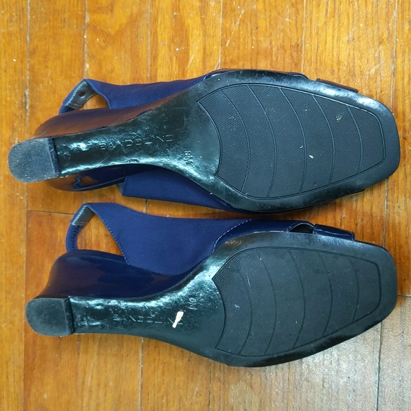 Bandolino Navy peep toe wedges with slingback - Picture 7 of 9